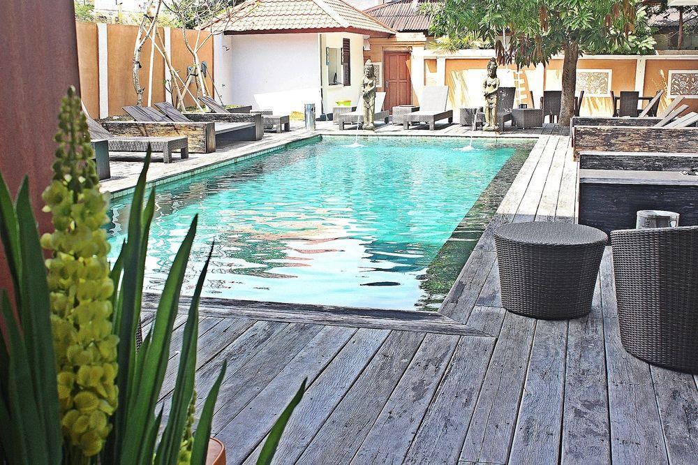 Mirah Hostel Legian Exterior foto